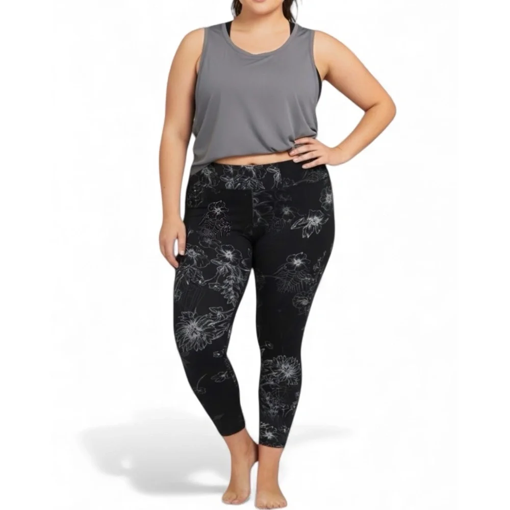 TORRID Nightfall Sketch Spiderweb Floral Deep Black Cropped Leggings NWT Size 3X